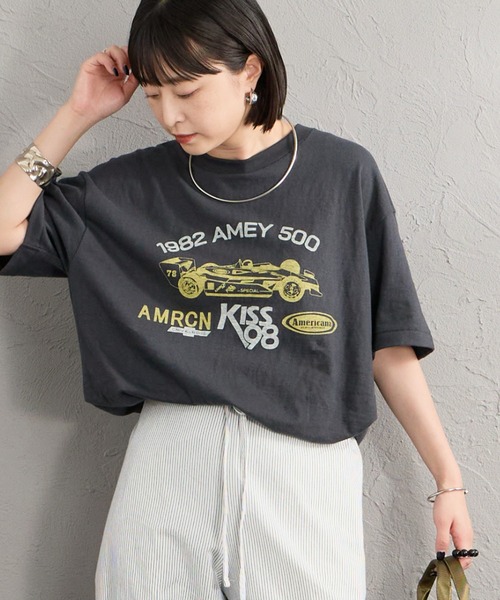 AMERICANA（アメリカーナ）の「[Americana/アメリカーナ] グラフィックプリントTシャツ（Tシャツ/カットソー・レディース・ダークグレー/カーキ/オートミール・ONE SIZE）」の2枚目の写真