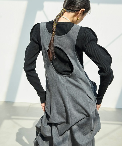 OMMO(オーエムエムオー)の「TUCK DRAPE OP(ワンピース・レディース・ブラック/グレー・38/36)」の6枚目の写真