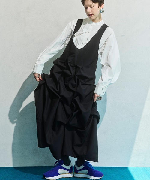 OMMO(オーエムエムオー)の「TUCK DRAPE OP(ワンピース・レディース・ブラック/グレー・38/36)」の12枚目の写真