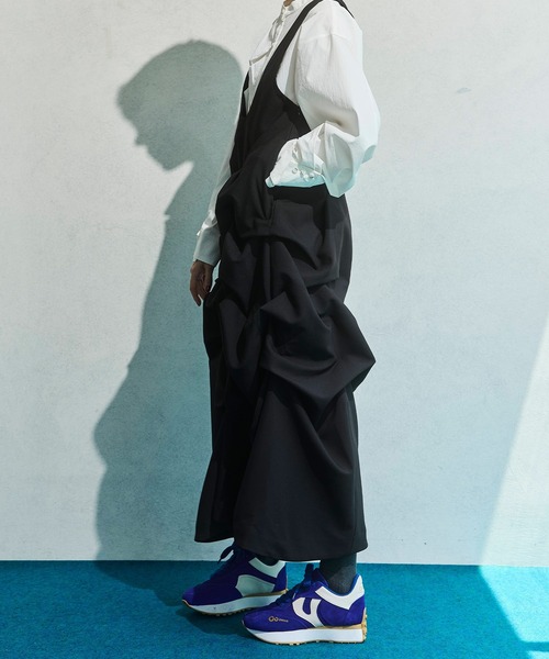 OMMO(オーエムエムオー)の「TUCK DRAPE OP(ワンピース・レディース・ブラック/グレー・38/36)」の13枚目の写真