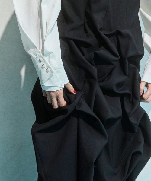 OMMO(オーエムエムオー)の「TUCK DRAPE OP(ワンピース・レディース・ブラック/グレー・38/36)」の16枚目の写真