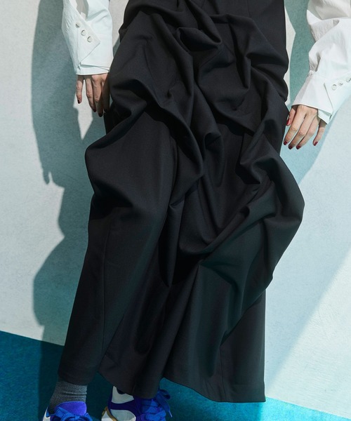 OMMO(オーエムエムオー)の「TUCK DRAPE OP(ワンピース・レディース・ブラック/グレー・38/36)」の18枚目の写真