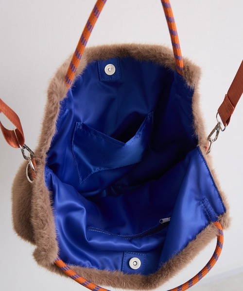 KATHARINE ROSS(キャサリンロス)の「パラコードハンドル×フェイクファー 2WAYバッグ WEB限定(トートバッグ・レディース・チャコールグレー/ベージュ/キャメル・FREE)」の21枚目の写真