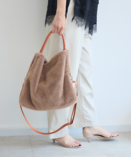KATHARINE ROSS(キャサリンロス)の「パラコードハンドル×フェイクファー 2WAYバッグ WEB限定(トートバッグ・レディース・チャコールグレー/ベージュ/キャメル・FREE)」の15枚目の写真