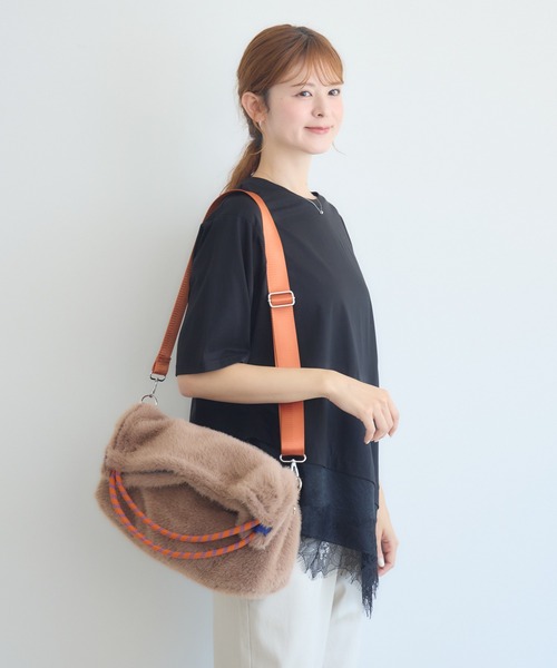 KATHARINE ROSS(キャサリンロス)の「パラコードハンドル×フェイクファー 2WAYバッグ WEB限定(トートバッグ・レディース・チャコールグレー/ベージュ/キャメル・FREE)」の17枚目の写真
