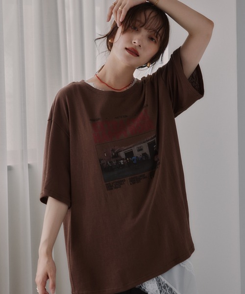 210nouve(トゥージュヌーブ)の「オーバーサイズ フォトプリント Tシャツ(Tシャツ/カットソー・レディース・ブラウン/ホワイト/ブラック・FREE)」の3枚目の写真