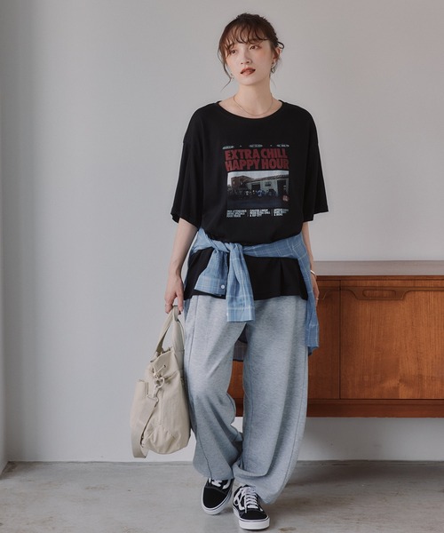 210nouve(トゥージュヌーブ)の「オーバーサイズ フォトプリント Tシャツ(Tシャツ/カットソー・レディース・ブラウン/ホワイト/ブラック・FREE)」の14枚目の写真