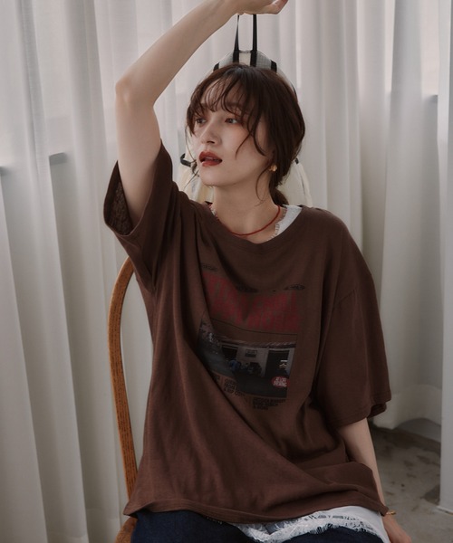 210nouve(トゥージュヌーブ)の「オーバーサイズ フォトプリント Tシャツ(Tシャツ/カットソー・レディース・ブラウン/ホワイト/ブラック・FREE)」の6枚目の写真