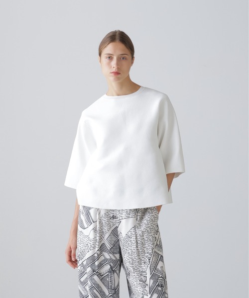 ADORE(アドーア)の「◆エアーストレッチトップス(ニット/セーター・レディース・ホワイト/ブラック/レッド・38)」の2枚目の写真