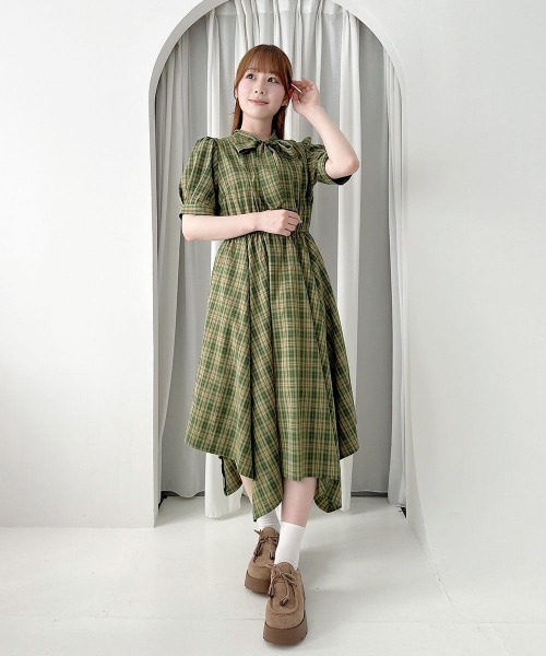 F i.n.t(フィント)の「ランダムヘムチェックボウタイワンピース/fint フィント(ワンピース・レディース・グリーン/ネイビー・FREE)」の1枚目の写真