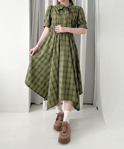 F i.n.t(フィント)の「ランダムヘムチェックボウタイワンピース/fint フィント(ワンピース・レディース・グリーン/ネイビー・FREE)」の4枚目の写真