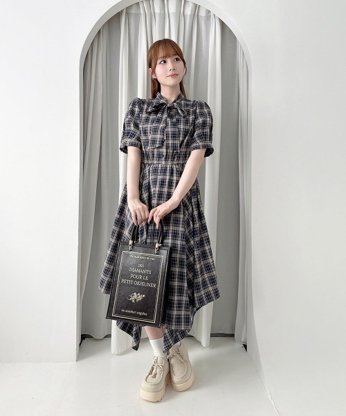 F i.n.t(フィント)の「ランダムヘムチェックボウタイワンピース/fint フィント(ワンピース・レディース・グリーン/ネイビー・FREE)」の10枚目の写真