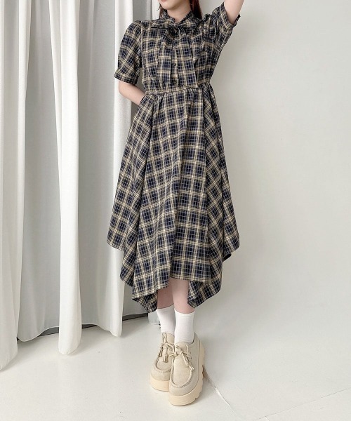 F i.n.t(フィント)の「ランダムヘムチェックボウタイワンピース/fint フィント(ワンピース・レディース・グリーン/ネイビー・FREE)」の12枚目の写真