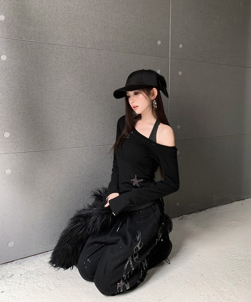 VEILA(ヴェイラ)の「スタービジュー サイドドロストホルターネック風フェイクレイヤードトップス(Tシャツ/カットソー・レディース・ホワイト/ブラック・フリー)」の12枚目の写真