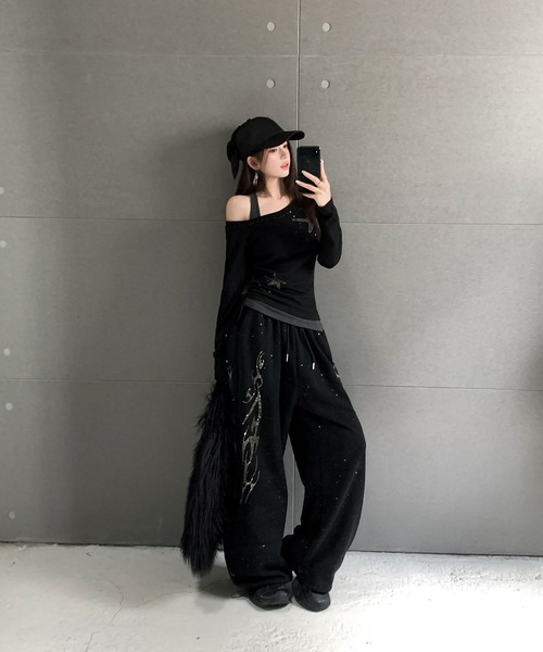 VEILA(ヴェイラ)の「スタービジュー サイドドロストホルターネック風フェイクレイヤードトップス(Tシャツ/カットソー・レディース・ホワイト/ブラック・フリー)」の11枚目の写真