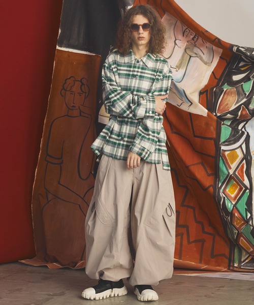 MAISON SPECIAL(メゾンスペシャル)の「《UNISEX》Double-Layer One-Tuck Three-dimensional Cut Prime-Wide Pants/2レイヤーワンタック3Dカットプライムワイドパンツ【MAISON SPECIAL/メゾンスペシャル】■セットアップ対応■(その他パンツ・メンズ・グレイッシュベージュ/ブラック・0/1/2)」の8枚目の写真