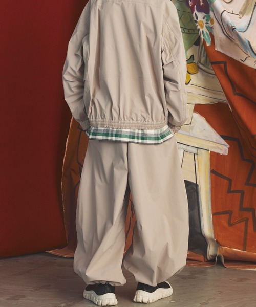 MAISON SPECIAL(メゾンスペシャル)の「《UNISEX》Double-Layer One-Tuck Three-dimensional Cut Prime-Wide Pants/2レイヤーワンタック3Dカットプライムワイドパンツ【MAISON SPECIAL/メゾンスペシャル】■セットアップ対応■(その他パンツ・メンズ・グレイッシュベージュ/ブラック・0/1/2)」の16枚目の写真