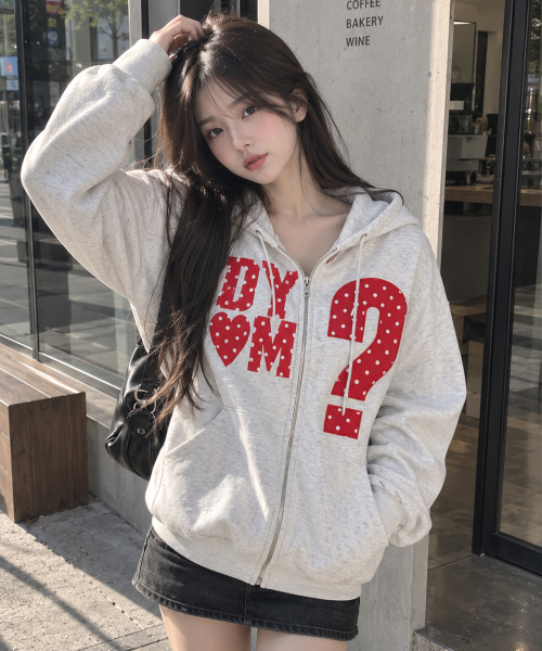 KKEEE（ケーケーイーイー）の「ドゥユ ラブミ オーバーサイズジップアップパーカー(1color)（パーカー・レディース・ライトグレー・FREE）」の4枚目の写真