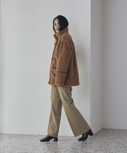 GALLEST(ギャレスト)の「Comfy Slacks|イージーストレートフレアパンツ【セットアップ対応/通勤/カセット服】(その他パンツ・レディース・ブラック/ベージュ/ダークグレー・34/36/40/38)」の4枚目の写真