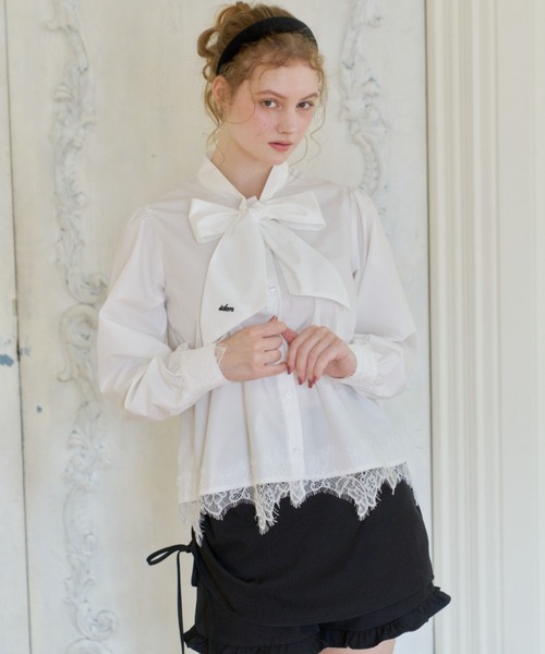 idem(イデム)の「lace bow tie blouse / 裾レースボウタイブラウス(シャツ/ブラウス・レディース・ライトブルー/アイボリー・FREE)」の2枚目の写真