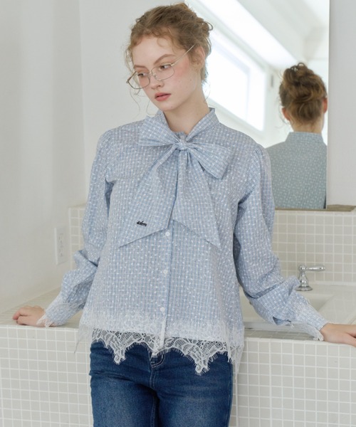idem(イデム)の「lace bow tie blouse / 裾レースボウタイブラウス(シャツ/ブラウス・レディース・ライトブルー/アイボリー・FREE)」の1枚目の写真