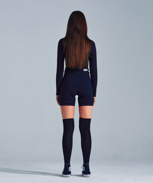 MENASOO(ミナス)の「MNS x American apparel 261 Crop Long-Sleeves_Black(Tシャツ/カットソー・レディース・ブラック・SMALL/MEDIUM)」の4枚目の写真