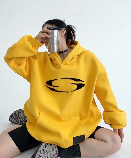 Dalfwin(ダールフィン)の「RICECAKEフェイクレザーラベル付きパッチワーク刺繍ロゴフーディー(パーカー・レディース・イエロー・FREE)」の4枚目の写真