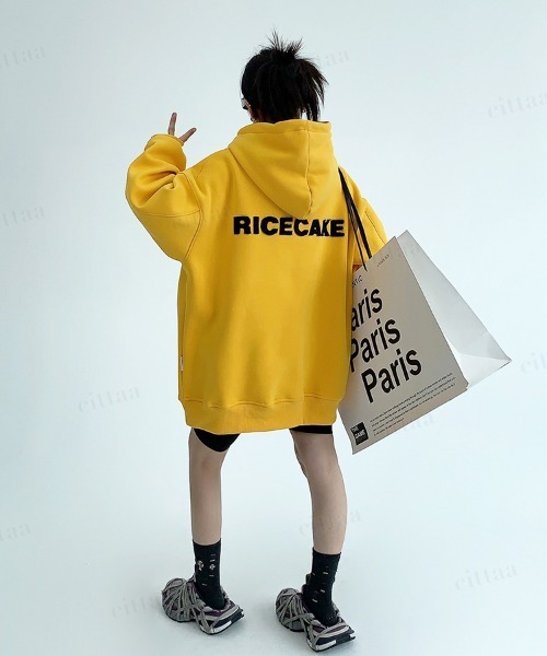 Dalfwin(ダールフィン)の「RICECAKEフェイクレザーラベル付きパッチワーク刺繍ロゴフーディー(パーカー・レディース・イエロー・FREE)」の7枚目の写真