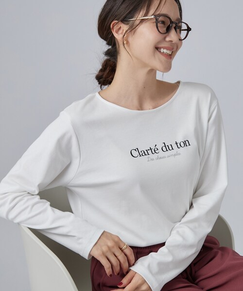 SHOO・LA・RUE(シューラルー)の「【UV/S-LL/洗濯機可】大人上品 ロゴプリントロンT(Tシャツ/カットソー・レディース・ダークブラウン系/ライトグレー系1/ブラック系1/ホワイト系1・04/03/02/01)」の1枚目の写真