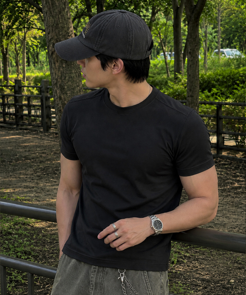 F.ILLUMINATE(フィルミネイト)の「デイリー レギュラー クロップド マッスルTシャツ-3Color(Tシャツ/カットソー・レディース・ホワイト/ブラック/グレー・SMALL/LARGE/MEDIUM/X-LARGE)」の5枚目の写真