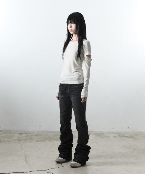 41PRAY(サイルプレイ)の「マルチパネルデニムパンツ / ブラック(デニムパンツ・レディース・その他・MEDIUM/LARGE/SMALL)」の5枚目の写真