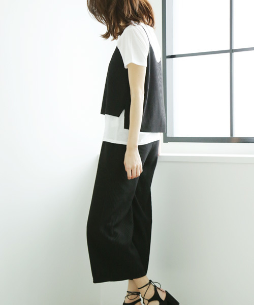 Luz Llena (NEY)（ラズレナニー）の「キャミソール×ワイドパンツセットアップ（キャミソール・レディース・アイボリー/ブラック・MEDIUM）」の3枚目の写真