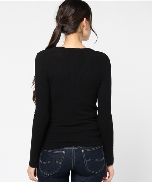 SLY（スライ）の「WARM CUT RIB SLIT ロンT（Tシャツ/カットソー・レディース・ブラック/オフホワイト/ワインレッド・1/2）」の6枚目の写真