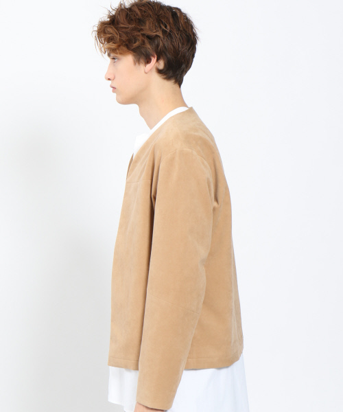 ABAHOUSE（アバハウス）の「ノーカラーフェイクスウェードブルゾン（ブルゾン・メンズ・ベージュ/ネイビー・46/48）」の3枚目の写真