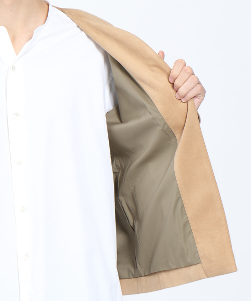 ABAHOUSE（アバハウス）の「ノーカラーフェイクスウェードブルゾン（ブルゾン・メンズ・ベージュ/ネイビー・46/48）」の8枚目の写真