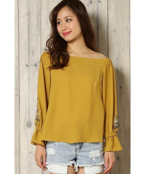 VENCEEXCHANGE（ヴァンスエクスチェンジ）の「刺繍オフショルスモック         　　（シャツ/ブラウス・レディース・ダークグリーン/マスタード/ホワイト・MEDIUM）」の3枚目の写真