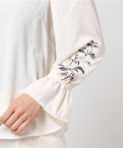 VENCEEXCHANGE（ヴァンスエクスチェンジ）の「刺繍オフショルスモック         　　（シャツ/ブラウス・レディース・ダークグリーン/マスタード/ホワイト・MEDIUM）」の8枚目の写真