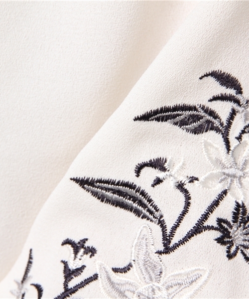 VENCEEXCHANGE（ヴァンスエクスチェンジ）の「刺繍オフショルスモック         　　（シャツ/ブラウス・レディース・ダークグリーン/マスタード/ホワイト・MEDIUM）」の10枚目の写真