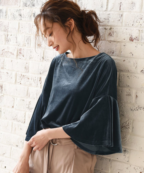 Luz Llena(ラズレナ)の「ベロアボートネックフレアスリーブ(Tシャツ/カットソー・レディース・ブルー/モカ・MEDIUM)」の2枚目の写真