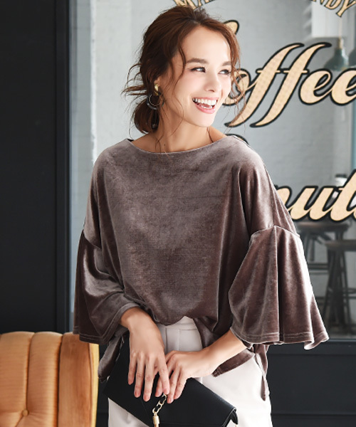 Luz Llena(ラズレナ)の「ベロアボートネックフレアスリーブ(Tシャツ/カットソー・レディース・ブルー/モカ・MEDIUM)」の1枚目の写真