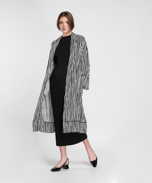 CHARLES & KEITH(チャールズ & キース)の「カットアウトコートヒール / CUT OUT COURT HEELS(パンプス・レディース・グリーン/ブラック/ピンク・22.5cm/23.5cm/23cm/24.5cm/25cm)」の16枚目の写真