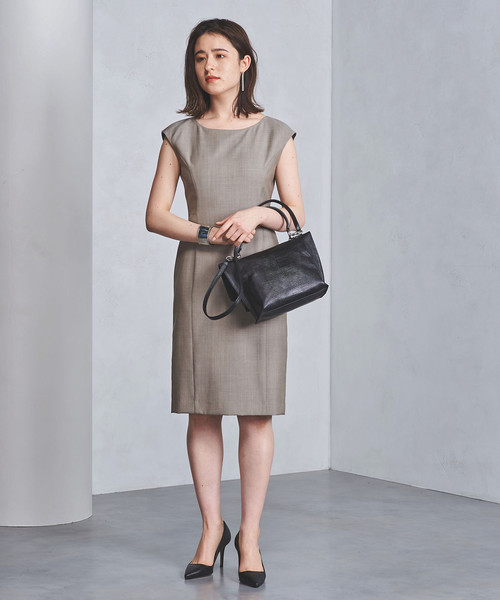 UNITED ARROWS(ユナイテッドアローズ)の「UPCB MARZOTTO キャップスリーブ ワンピース(ワンピース・レディース・ベージュ/ネイビー・38/40/36)」の6枚目の写真