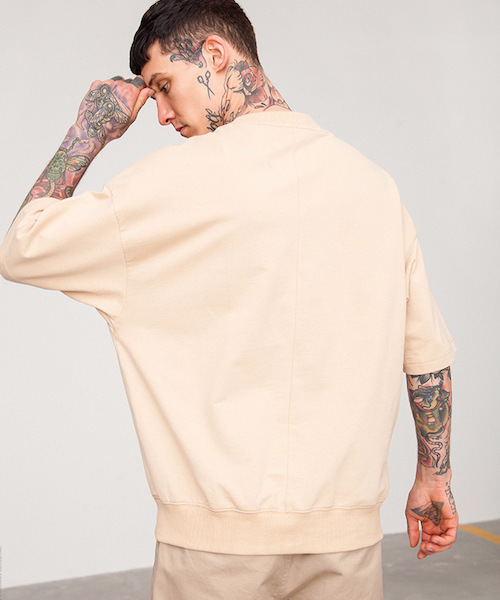 EMMA NOVEMBER (エマノーヴェンバー)の「オーバーサイズ SS カットソー(Tシャツ/カットソー・メンズ・ブラック/ホワイト/ボルドー/サンドベージュ/ブルー/ダークグリーン/ダークグレー・FREE)」の20枚目の写真