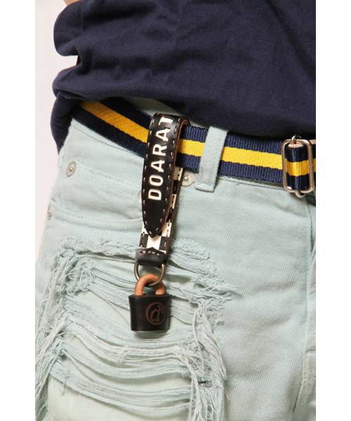 DOARAT（ドゥアラット）の「OJAGA KEYHOLDER（キーホルダー・メンズ・ブルー系その他/ブラック・FREE）」の2枚目の写真