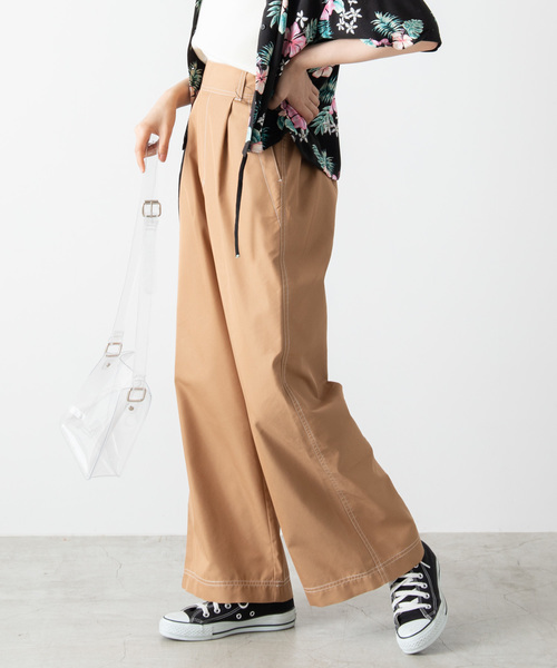 WEGO（ウィゴー）の「WEGO/ステッチタックワイドパンツ（スラックス・レディース・ベージュ/カーキ/ブラック/ホワイト/ダークベージュ・LARGE/SMALL/MEDIUM）」の4枚目の写真