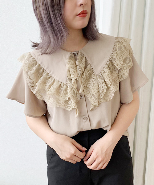 apres jour（アプレジュール）の「フロントフリルレースブラウス 