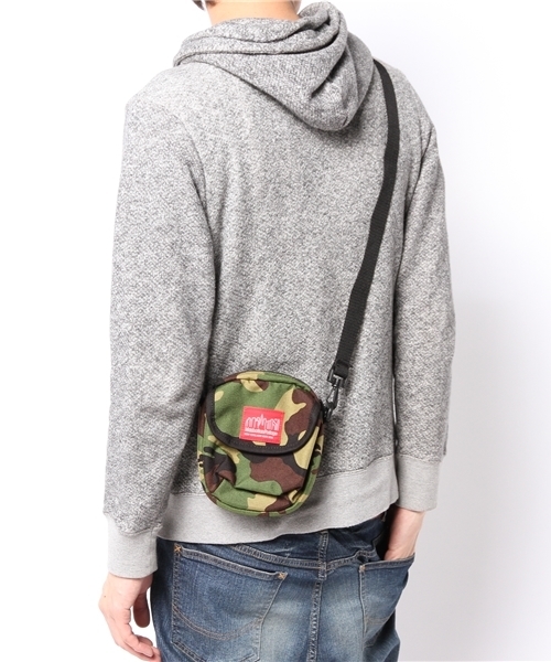 Manhattan Portage(マンハッタンポーテージ)の「MP1402 Hudson Bag(ショルダーバッグ・メンズ・カモフラージュ/ブラック/レッド/ネイビー・ONE SIZE)」の5枚目の写真