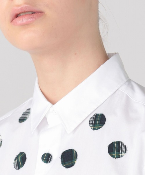 FRAPBOIS(フラボア)の「シールシャツ(シャツ/ブラウス・レディース・ホワイト/ブラック・1/2)」の5枚目の写真