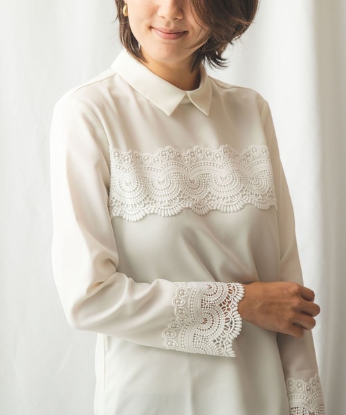 NARACAMICIE(ナラカミーチェ)の「レース付ジョーゼット長袖プルオーバーシャツ(シャツ/ブラウス・レディース・ホワイト/グレー・MEDIUM/LARGE/SMALL)」の2枚目の写真
