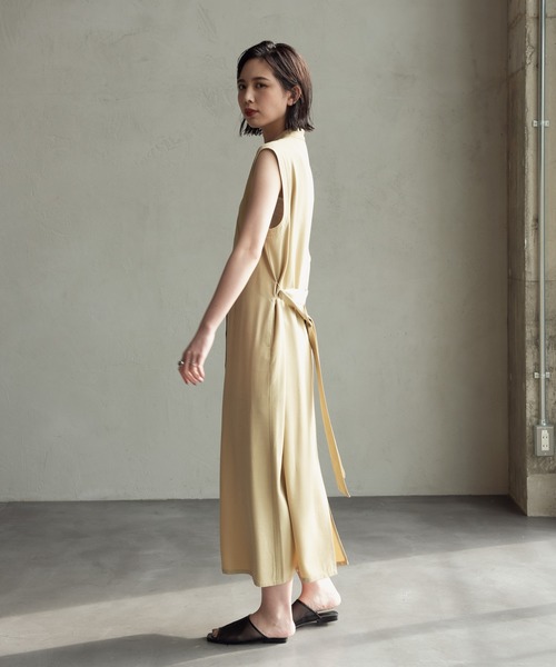 Aunt Marie's（アントマリーズ）の「バンドカラーノースリジレワンピース（ワンピース・レディース・ブラック/イエロー・FREE）」の3枚目の写真